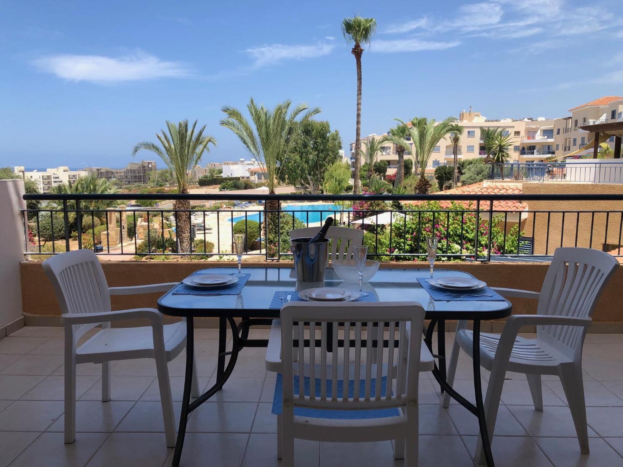Kings Palace - Stylish 2 Bed Apartment With Sea Views Paphos Bagian luar foto