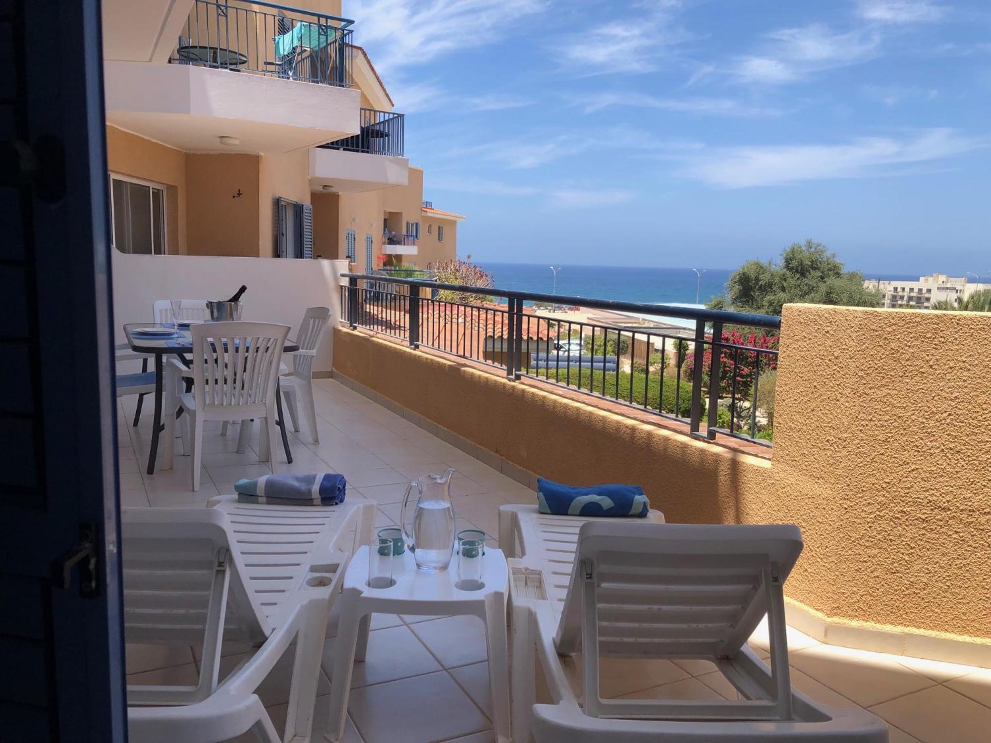 Kings Palace - Stylish 2 Bed Apartment With Sea Views Paphos Bagian luar foto