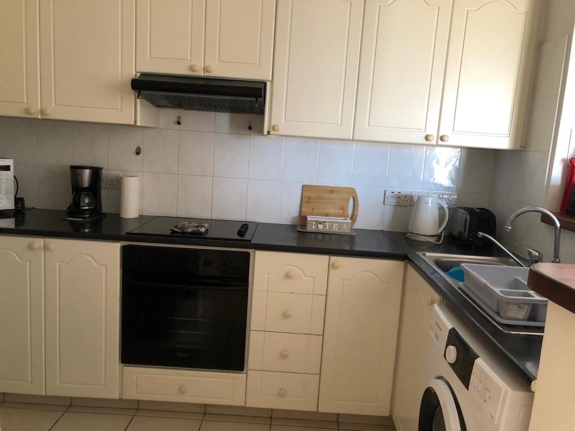 Kings Palace - Stylish 2 Bed Apartment With Sea Views Paphos Bagian luar foto
