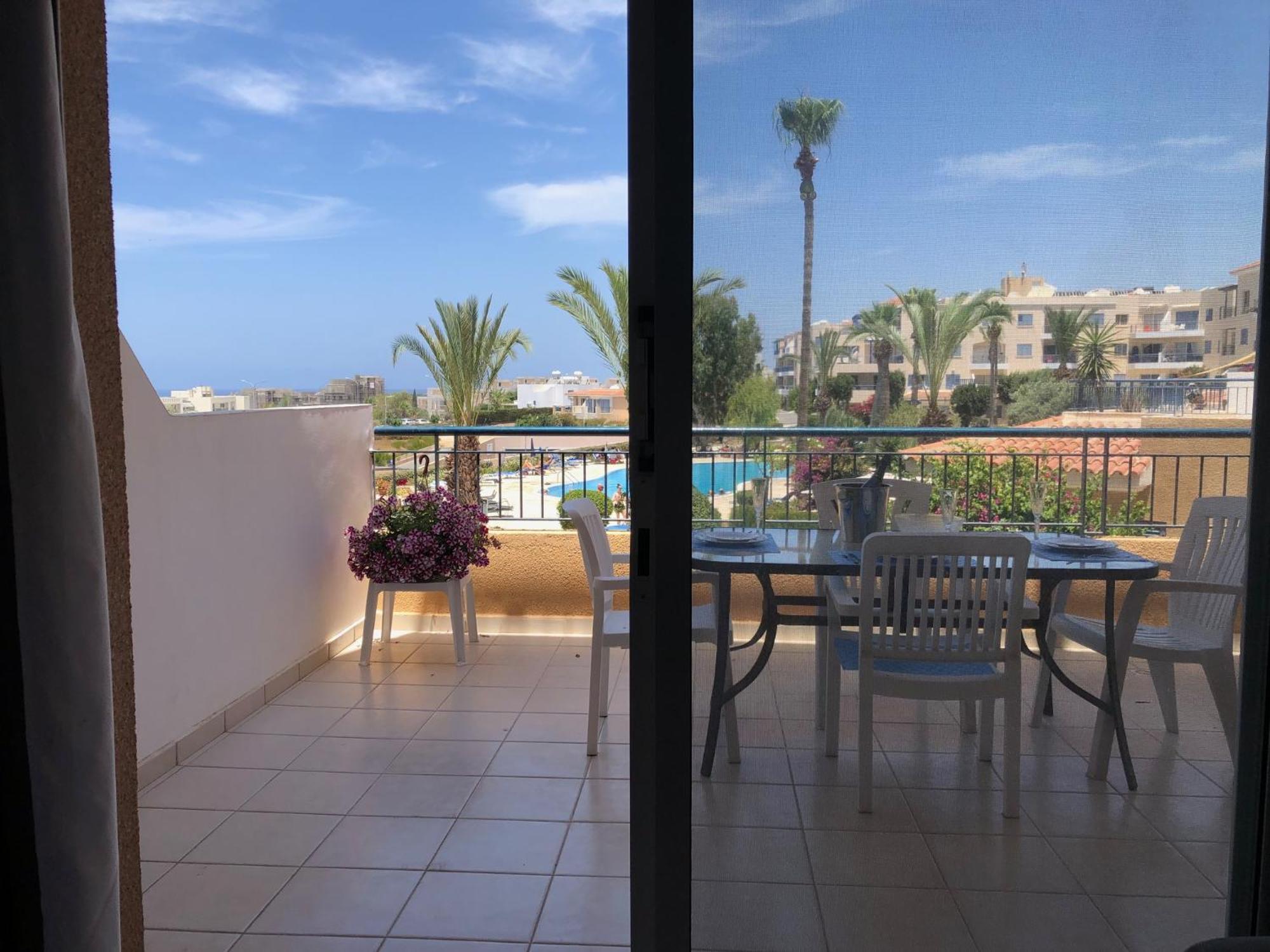 Kings Palace - Stylish 2 Bed Apartment With Sea Views Paphos Bagian luar foto