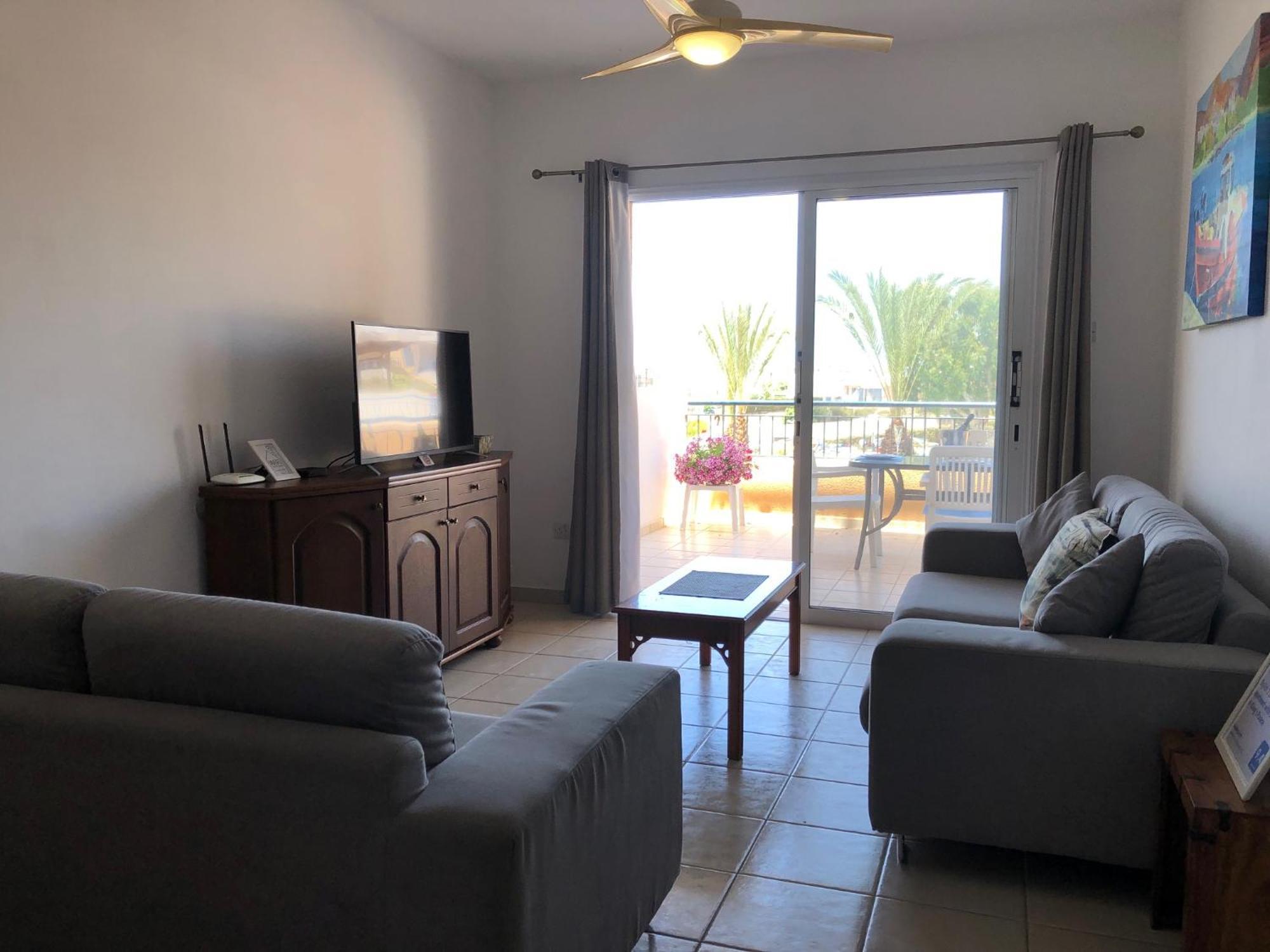 Kings Palace - Stylish 2 Bed Apartment With Sea Views Paphos Bagian luar foto